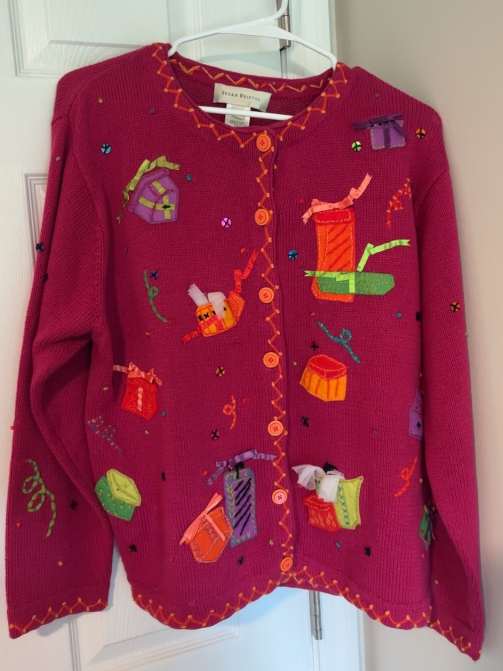 Vintage Susan Bristol Fuchsia Gift-Appliqué Teachercore Cardigan Sweater